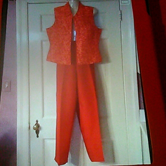 Ice pant suit - Picture 2 of 3